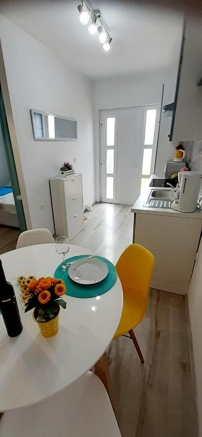 Lennida Studio Apartman With Free Parking Kavran Екстер'єр фото