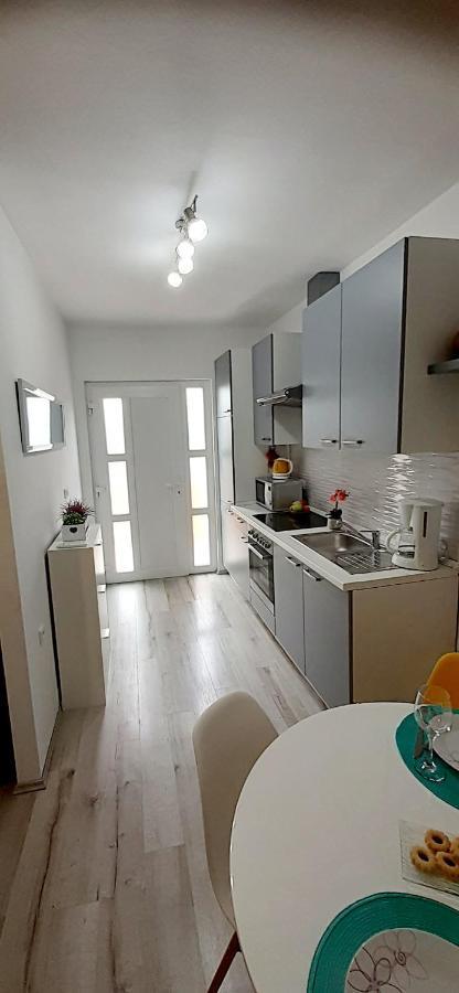 Lennida Studio Apartman With Free Parking Kavran Екстер'єр фото