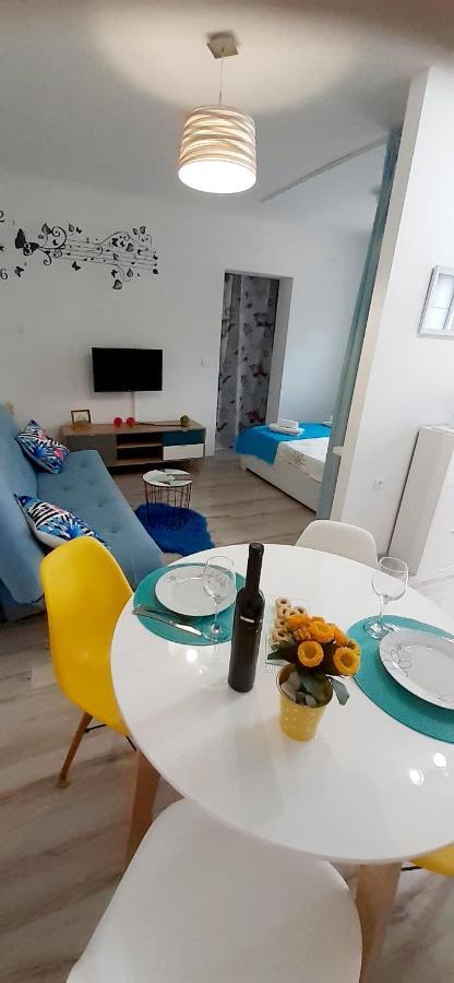 Lennida Studio Apartman With Free Parking Kavran Екстер'єр фото