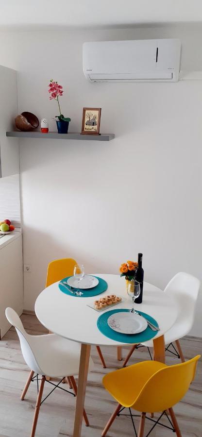 Lennida Studio Apartman With Free Parking Kavran Екстер'єр фото